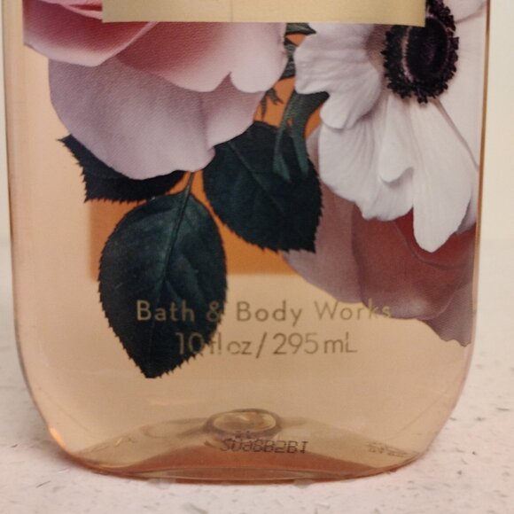 Bath & Body Works Rose Shower Gel - Picture 4 of 5